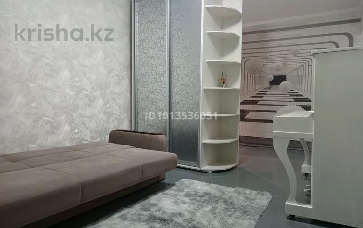 2-бөлмелі пәтер · 42.6 м² · 1/4 қабат, мкр №4 17 — Family park, рынок Сары Арка, бағасы: 300 000 ₸ в Алматы, Ауэзовский р-н — фото 2