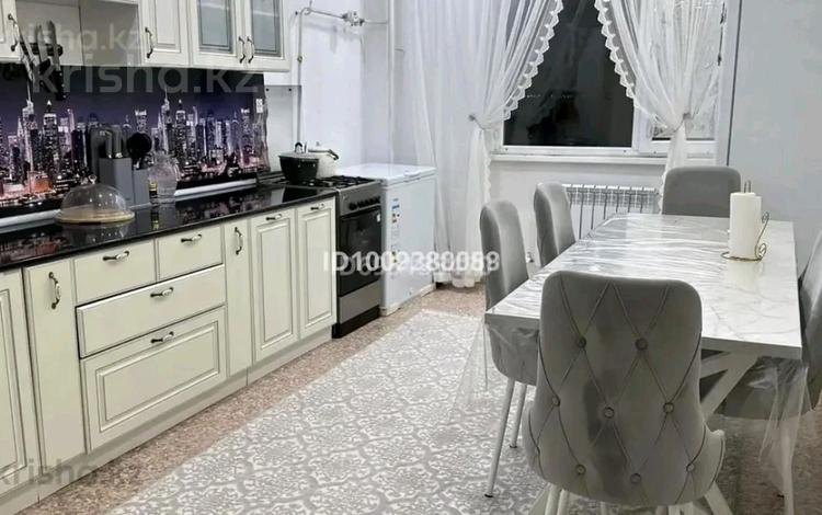 3-бөлмелі пәтер · 90 м² · 10/10 қабат, Курмангазы 198 — Рядом вокзал, Медикер под домом, т.д Анвар, Шашлыкофф, бағасы: 28 млн ₸ в Уральске — фото 2