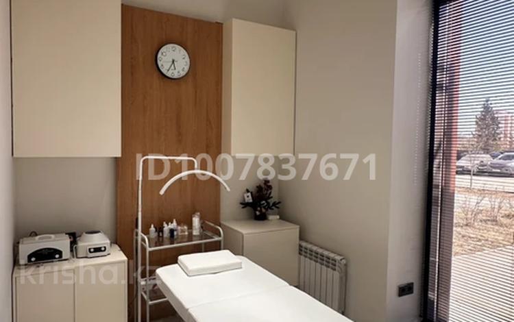 Салоны красоты, медцентры и аптеки, кабинеты и рабочие места · 10 м² за 200 000 ₸ в Астане, Есильский р-н — фото 18