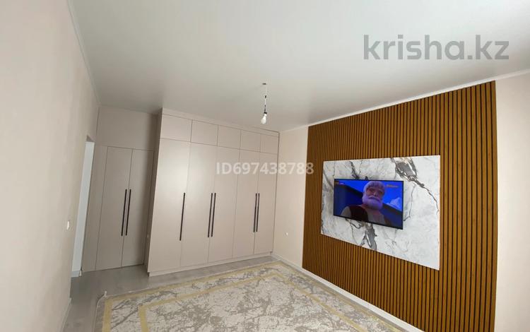 1-комнатная квартира · 50 м² · 11/16 этаж, мкр. Алмагуль, Алмагул за 16.5 млн 〒 в Атырау — фото 2