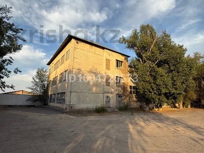 Свободное назначение, офисы, магазины и бутики, склады, общепит, салоны красоты, бани, гостиницы и зоны отдыха, фитнес и спорт, медцентры и аптеки, образование, развлечения, конференц-залы, кабинеты и рабочие места, студии · 600 м² за 1.8 млн 〒 в 