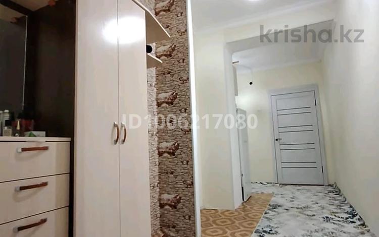 1-бөлмелі пәтер · 40 м² · 5/5 қабат, Яссауи 97 — Базардын Жанында 6 этаждык домда 5 ши этажда, бағасы: 7.5 млн 〒 в Кентау — фото 2