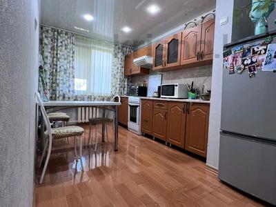 3-комнатная квартира · 66 м² · 8/9 этаж, Камзина 62 за 23.5 млн 〒 в Павлодаре