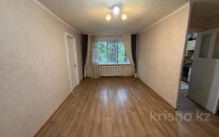 2-бөлмелі пәтер · 42 м² · 1/4 қабат, пр. Строителей, бағасы: 5 млн ₸ в Темиртау — фото 2