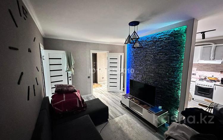 2-комнатная квартира · 45 м² · 7/17 этаж, Жандосова 140 за 5 000 ₸ в Алматы, Ауэзовский р-н — фото 2