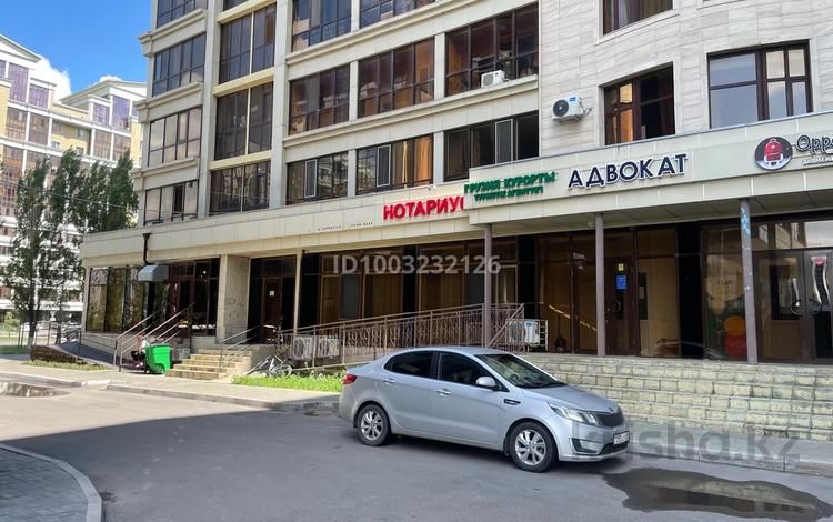 Свободное назначение, офисы, магазины и бутики, склады, салоны красоты, образование, развлечения, кабинеты и рабочие места, студии · 14 м² за 300 000 ₸ в Астане, Есильский р-н — фото 2