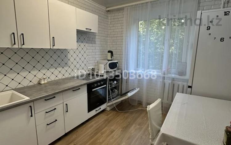 2-комнатная квартира · 54 м² · 3/5 этаж, мкр Юго-Восток, Мкр Орбита за 190 000 ₸ в Караганде, Казыбек би р-н — фото 2