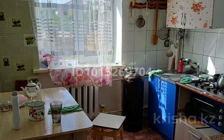 3-комнатная квартира · 60.5 м² · 1 этаж, Ауэзова — Военкомат старый за 12 млн ₸ в Кентау — фото 2