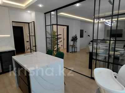 4-комнатная квартира · 130 м² · 9/36 этаж, Кабанбай батыра 11 за 90 млн ₸ в Астане, Есильский р-н