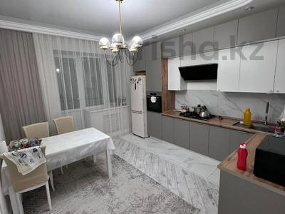 3-комнатная квартира, 106 м², 1/10 этаж, мкр 12, Газизы Жубановой за 39 млн 〒 в Актобе, мкр 12