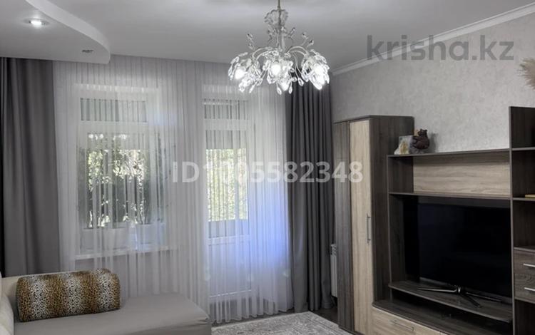 2-бөлмелі пәтер · 45 м² · 3/3 қабат, Азаттык 86 — Напротив ТД Шалкыма, бағасы: 19 млн ₸ в Атырау, мкр Жилгородок — фото 11