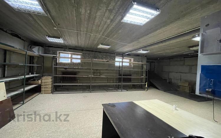 Еркін, кеңселер, қоймалар · 385 м², бағасы: 15 млн ₸ в Актобе, мкр Авиагородок — фото 11