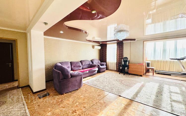 5-бөлмелі пәтер · 130 м² · 4/9 қабат, Бабатайулы 37, бағасы: 49.9 млн ₸ в Семее — фото 2