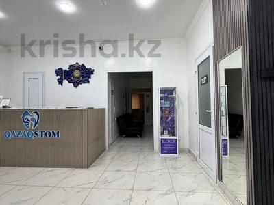 Еркін, медорталықтар мен дәріханалар · 176 м², бағасы: 150 млн ₸ в Семее