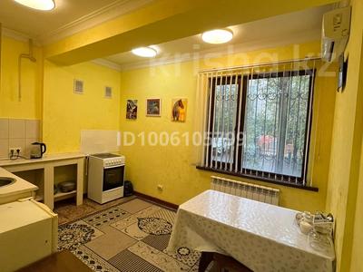 1-бөлмелі пәтер · 58 м² · 1/8 қабат, Абылай хана, бағасы: 15 000 〒 в Каскелене