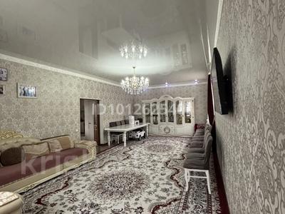 Часть дома · 4 комнаты · 134.4 м² · 8 сот., Бірлік 10 за 27 млн ₸ в Актобе, мкр Акжар