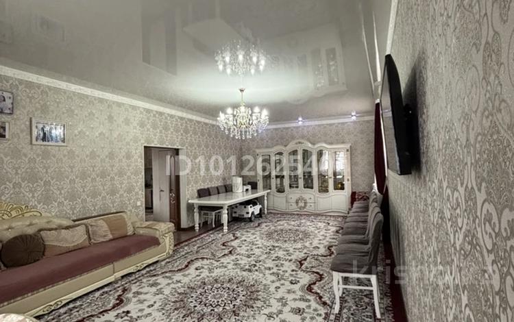 Часть дома · 4 комнаты · 134.4 м² · 8 сот., Бірлік 10 за 27 млн ₸ в Актобе, мкр Акжар — фото 2