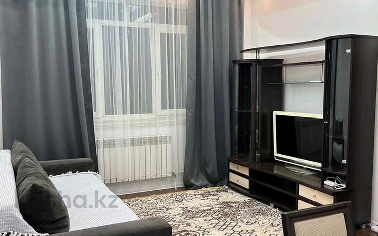2-комнатная квартира · 60 м² · 8/16 этаж, Абая 150/230 за 300 000 ₸ в Алматы, Бостандыкский р-н — фото 2