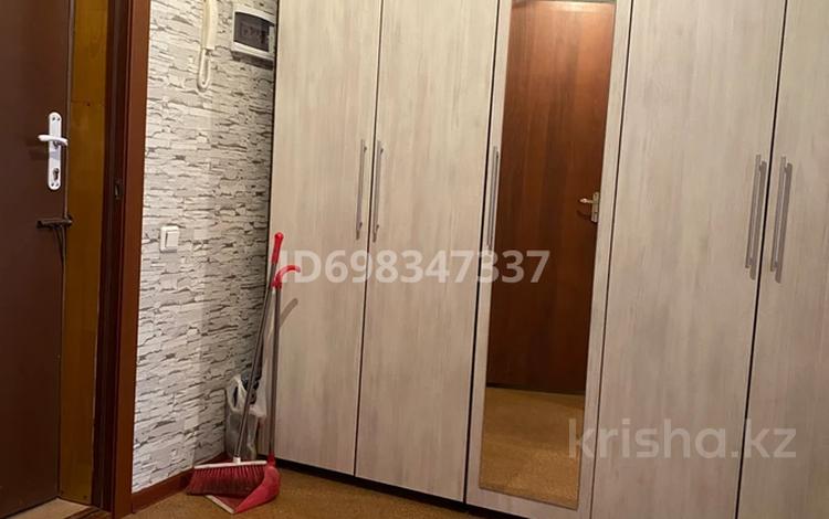 1-комнатная квартира, 38 м², 4/9 этаж помесячно, Сауран 14 — Супермаркет Анвар