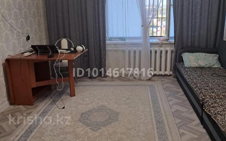 3-комнатная квартира · 64 м² · 10/10 этаж, мукагали макатаева 31 за 23 млн ₸ в Павлодаре — фото 2