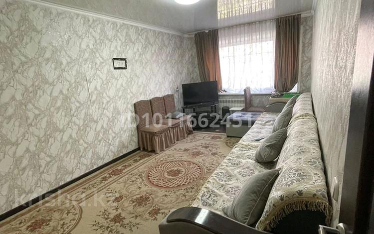 2-комнатная квартира · 44.8 м² · 1/5 этаж, Майкудук, Майкудук, 14й микрорайон 4 за 12.5 млн ₸ в Караганде, Алихана Бокейханова р-н — фото 2