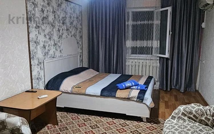 1-комнатная квартира · 45 м² · 1/5 этаж, Айбергенова 1а за 8 000 ₸ в Шымкенте, Аль-Фарабийский р-н — фото 2