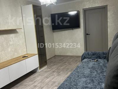 2-бөлмелі пәтер · 44 м² · 2/5 қабат, 27-шағынаудан, бағасы: 250 000 ₸ в Караганде, Казыбек би р-н
