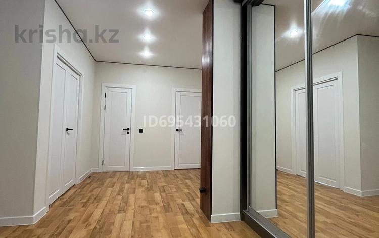 3-комнатная квартира · 100 м² · 9/9 этаж, Сауран 7 — ТЦ Сауран за 350 000 〒 в Астане, Есильский р-н — фото 2