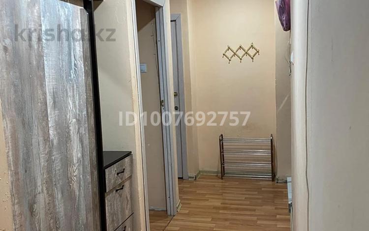 2-бөлмелі пәтер · 43 м² · 4/5 қабат, 342квартал 15, бағасы: 15.3 млн ₸ в Семее — фото 2