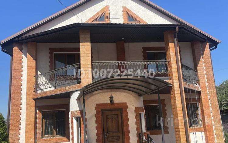 Отдельный дом · 4 комнаты · 350 м² · 14 сот., мкр Горный Гигант — Жамакаева Азербаева за 470 млн ₸ в Алматы, Медеуский р-н — фото 2