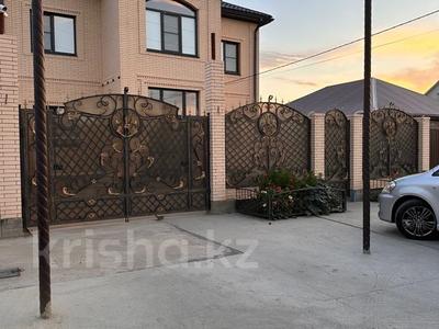 Продажа домов и дачи в Атырауской обл.: Отдельный дом · 6 комнат · 310 м² · 8.5 сот., мкр Ардагер, Т. Досканова 6 за 125 млн 〒 Отдельный дом · 6 комнат · 310 м² · 8.5 сот., мкр Ардагер, Т. Досканова 6 за 125 млн 〒 в Атырау