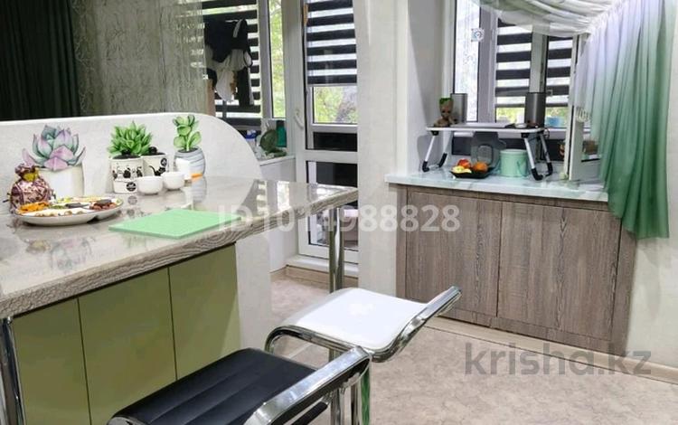 1-комнатная квартира · 37 м² · 2/9 этаж, мкр Юго-Восток, Мкр Юго-Восток, 18 — Республики 18 за 190 000 ₸ в Караганде, Казыбек би р-н — фото 2