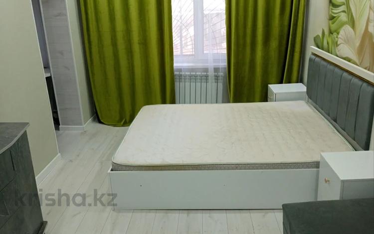 1-комнатная квартира · 30 м² · 1/3 этаж, проспект момышулы 9а за 180 000 ₸ в Шымкенте — фото 2