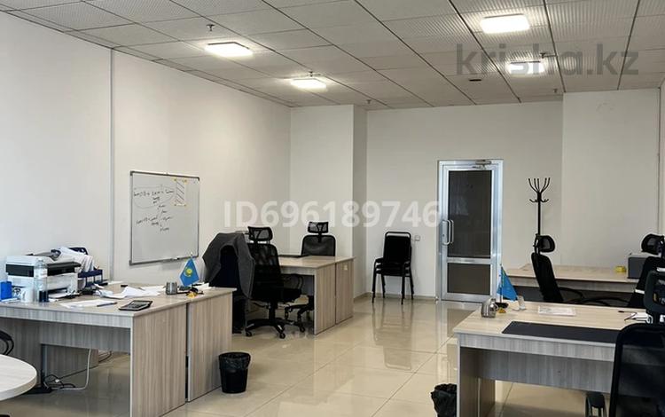 Свободное назначение, офисы, образование, конференц-залы, студии · 55 м² за 550 000 ₸ в Алматы, Алмалинский р-н — фото 95