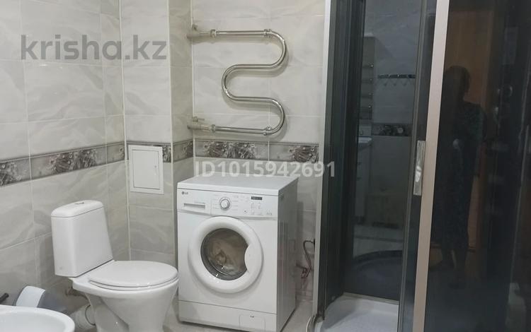 2-бөлмелі пәтер · 90 м² · 2/11 қабат, 17-ш/а. 18, бағасы: 28 млн ₸ в Актау, 17-й мкр — фото 2