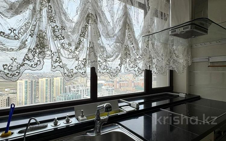 5-бөлмелі пәтер · 180 м², Кошкарбаев 2, бағасы: 130 млн ₸ в Астане, Сарайшык р-н — фото 2