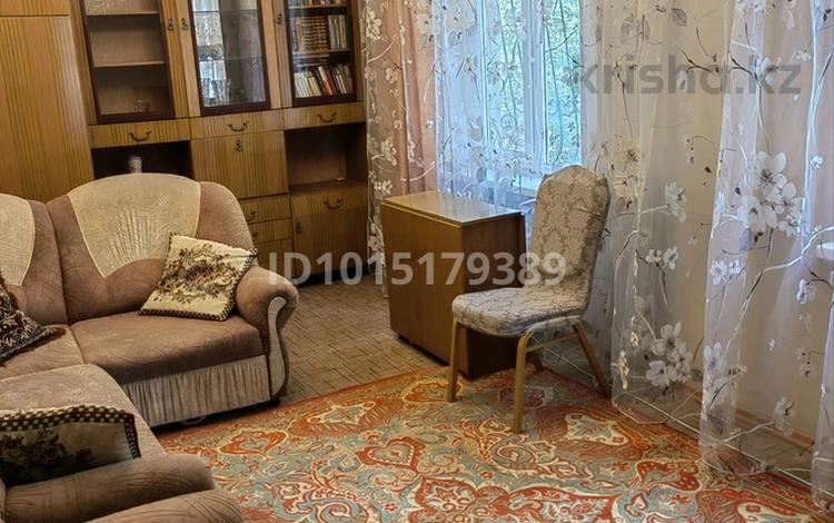 2-комнатная квартира · 45 м² · 2/5 этаж, мкр №11 за 260 000 ₸ в Алматы, Ауэзовский р-н — фото 2