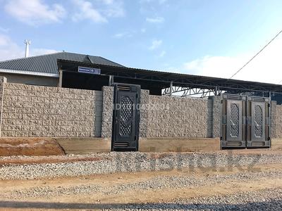 Отдельный дом · 4 комнаты · 124 м², Абрикосовая 18 за 25 млн ₸ в Таразе