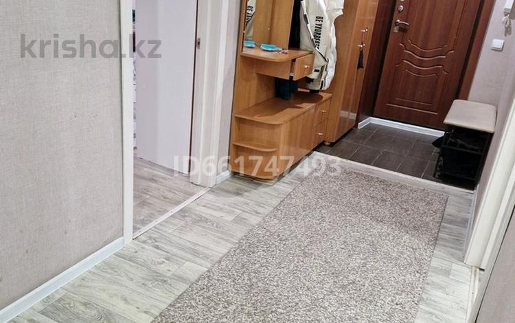 3-комнатная квартира · 71 м² · 5/5 этаж, мкр Женис, Кунаева 66 за 30 млн 〒 в Уральске — фото 10