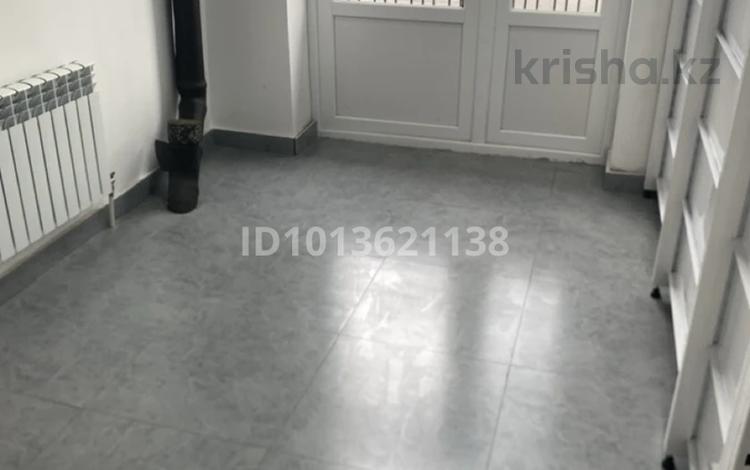 Магазины и бутики · 8 м² за 100 000 ₸ в Астане, Сарайшык р-н — фото 2