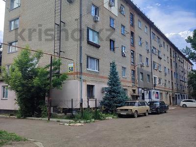 2-бөлмелі пәтер · 60 м² · 1/5 қабат, Доспанова 58 — Школа #17,19, бағасы: 150 000 ₸ в Уральске