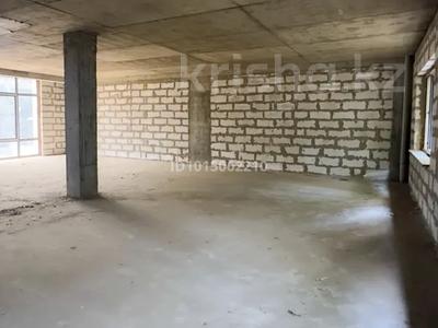 Отдельный дом · 8 комнат · 450 м² · 3 сот., мкр Ерменсай, Ушкемпирова 34 — Жаксылыка Ушкемпирова, 34 за 150 млн ₸ в Алматы, Бостандыкский р-н