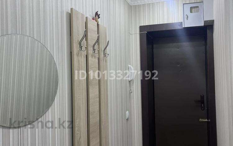 1-бөлмелі пәтер · 36 м² · 2/4 қабат, Абая 127 — Находить возле обл акимата, образовательная школа 13, детсад 8, городская библиотека, бағасы: 15.7 млн ₸ в Таразе — фото 2