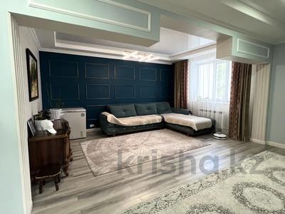 Отдельный дом · 7 комнат · 240 м² · 9 сот., мкр Кунгей , Куанышбаева 36 за 75 млн ₸ в Караганде, Казыбек би р-н