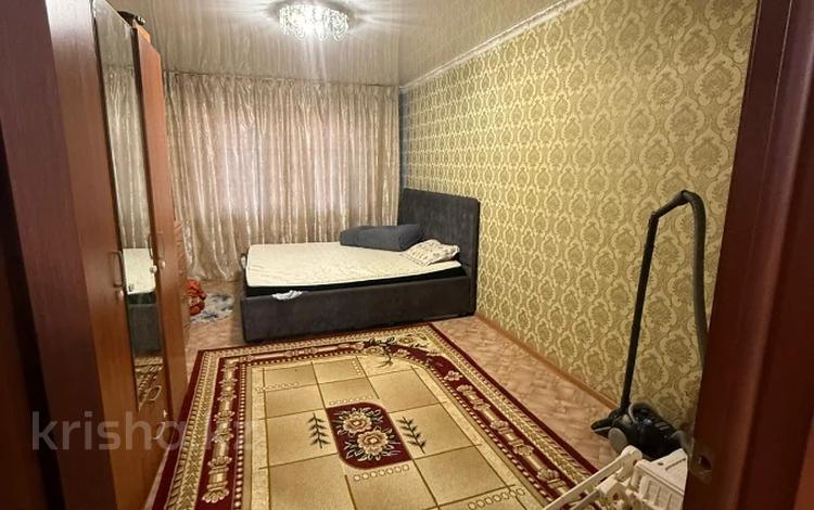 2-бөлмелі пәтер · 45 м² · 4/5 қабат, 16-шағынаудан, бағасы: 11 млн ₸ в Караганде, Алихана Бокейханова р-н — фото 2