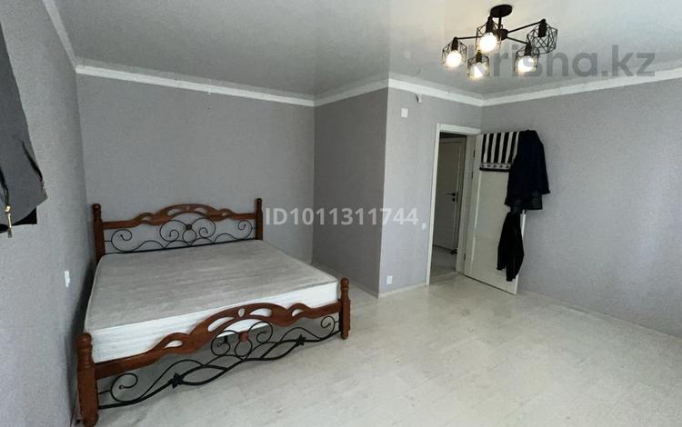 1-комнатная квартира · 40 м² · 1/5 этаж, мкр Михайловка , Крылова 66 за 15 млн ₸ в Караганде, Казыбек би р-н — фото 2