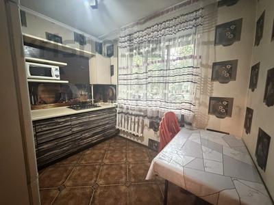2-комнатная квартира · 60 м² · 1/5 этаж, мкр Жетысу-4 4 за 250 000 ₸ в Алматы, Ауэзовский р-н