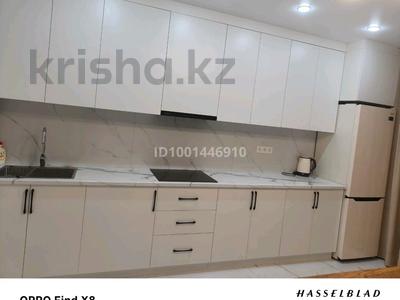 2-комнатная квартира · 75 м² · 8/10 этаж · помесячно, мкр Сайран, Утеген батыра за 350 000 〒 в Алматы, Ауэзовский р-н