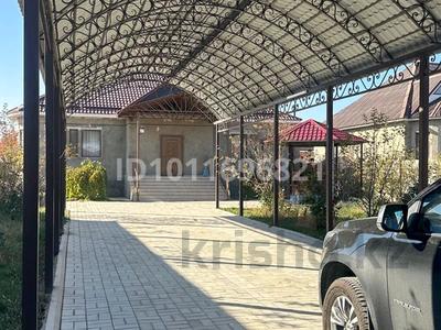 Отдельный дом · 4 комнаты · 180 м² · 10 сот., мкр Бектобе, Жолшыбекова 21 за 77 млн 〒 в Таразе