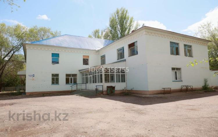 Свободное назначение, офисы, общепит, бани, гостиницы и зоны отдыха, медцентры и аптеки, образование, развлечения · 3000 м² за 180 млн 〒 в Уральске — фото 12